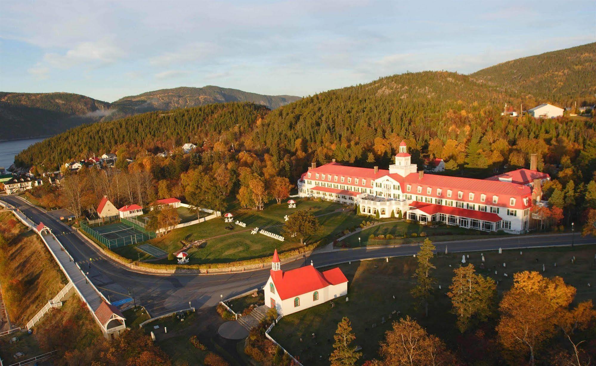Hotel Tadoussac Exteriör bild