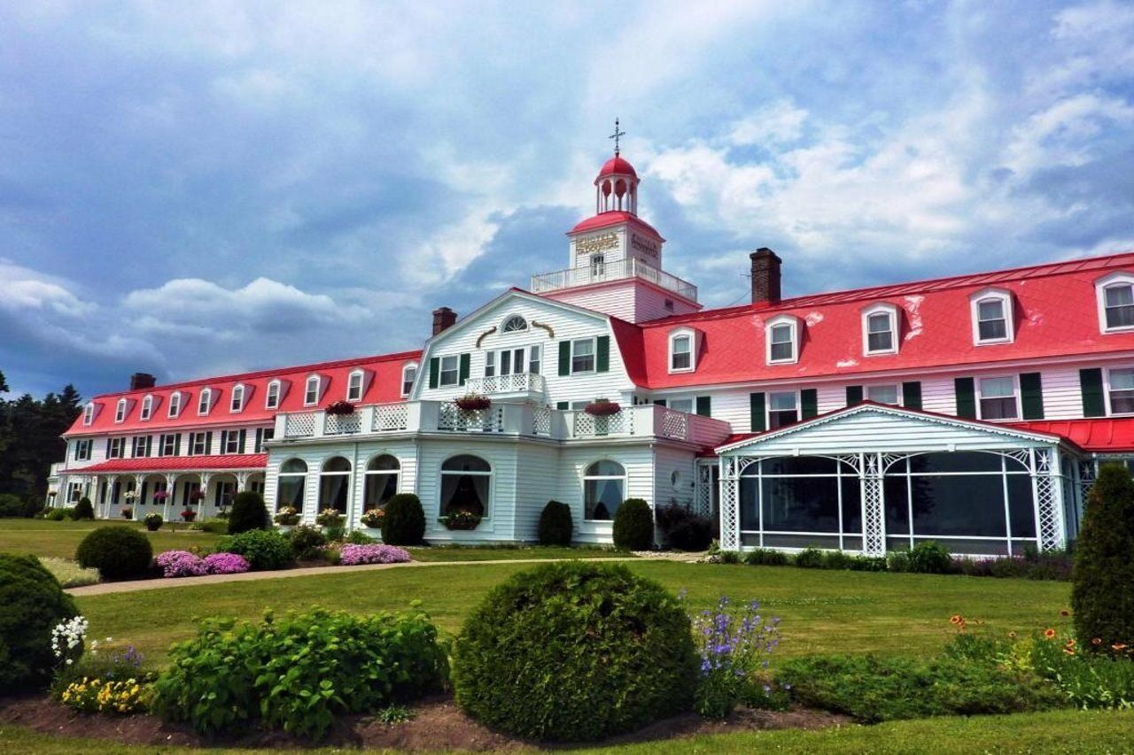 Hotel Tadoussac Exteriör bild